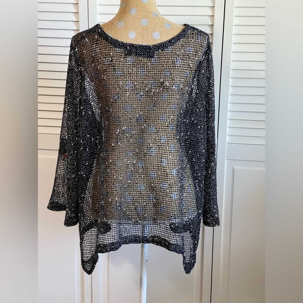 Nina Leonard black mesh cardigan with two large coconut buttons Sz 2X - Picture 3 of 8